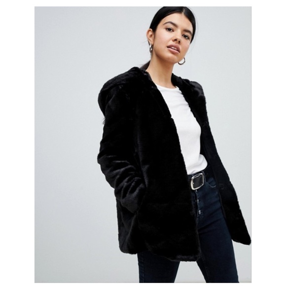 MarieBella Jackets & Blazers - FLASH SALE Cougar Black Faux Fur hooded blazer